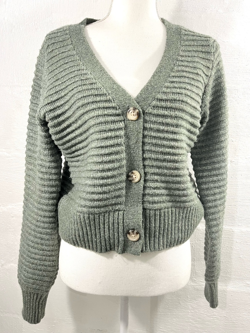 HAPPILY GREY CROPPED CARDIGAN